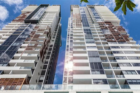 Chic Brisbane Living - Tourism Canberra 1