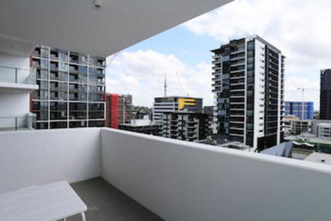 Chic Brisbane Living - Tourism Canberra 0