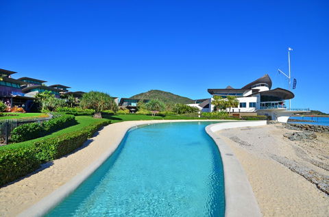 Yacht Club Villa 33-Serenity-Ocean Views With Golf Buggy - Tourism Canberra 4