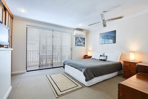 Fremantle Townhouse Unit 5 - Tourism Canberra 5