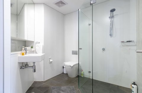 C16 Darling Harbour 2 BDR APT - Tourism Canberra 3