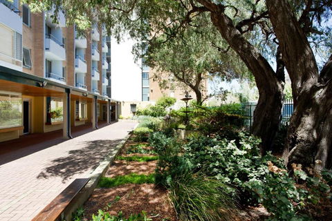 The Original Fremantle Apartment - Tourism Canberra 6
