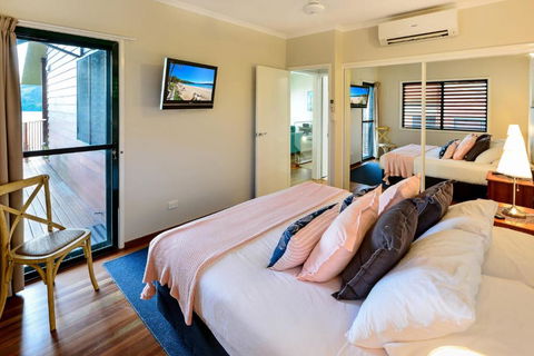 NEWLY BEAUTFULLY RENOVATED 16 The Casuarina 3 Bedroom House With 180 Degree Ocean Views - Tourism Canberra 1