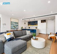 Luxe 101 at Martha Cove waterfront luxury on the marina walk to beach - Tourism Canberra
