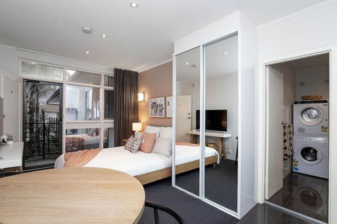 Former Dress Circle Nth Adelaide Apt With Aircon - Tourism Canberra 6