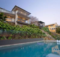 Absolute Waterfront Lakehouse Fishing Point Waterfront Pool Jetty - Tourism Canberra