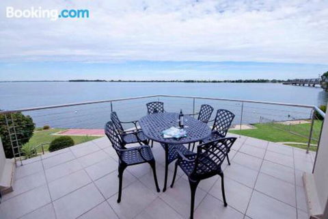 Brookwater Waterfront On Lake Mulwala - Tourism Canberra 2
