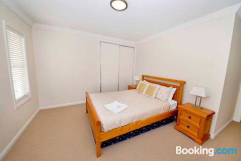 Brookwater Waterfront On Lake Mulwala - Tourism Canberra 5