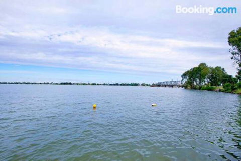 Brookwater Waterfront On Lake Mulwala - Tourism Canberra 4