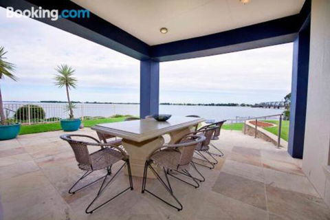 Brookwater Waterfront On Lake Mulwala - Tourism Canberra 3