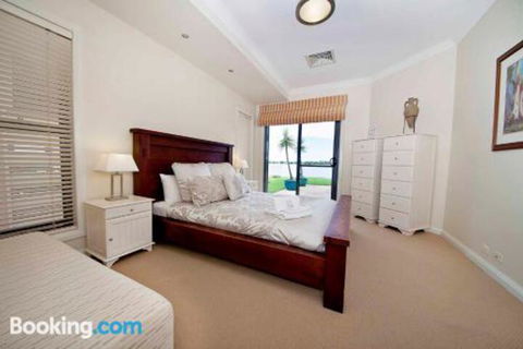 Brookwater Waterfront On Lake Mulwala - Tourism Canberra 0