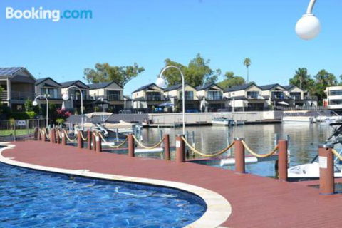 Brookwater Waterfront On Lake Mulwala - Tourism Canberra 6