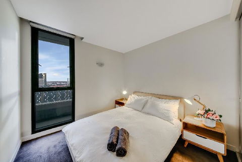 A Modern 2BR CBD Apt City Views FREE Parking - Tourism Canberra 6