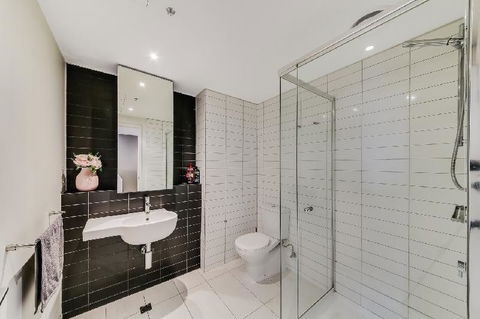 A Modern 2BR CBD Apt City Views FREE Parking - Tourism Canberra 1