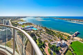 Luxury 3BR Apt With Incredible Views - Tourism Canberra 6