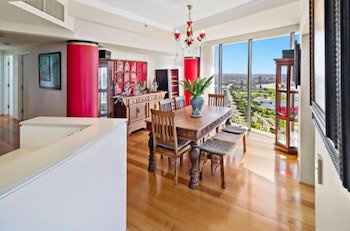 Luxury 3BR Apt With Incredible Views - Tourism Canberra 0