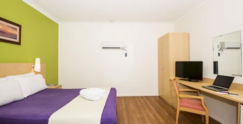 Hedland Hotel - Tourism Canberra 4