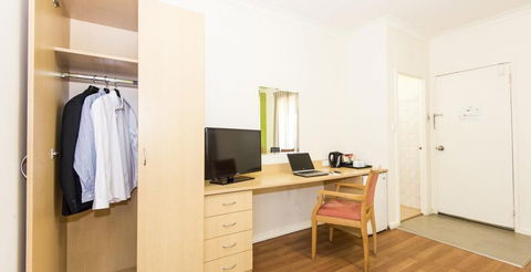 Hedland Hotel - Tourism Canberra 3