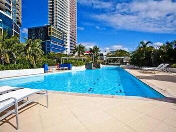 Panoramic Views At Sub Penthouse Apt - Tourism Canberra 0