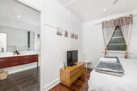 A PERFECT STAY - Aaloka Bay - Tourism Canberra 6