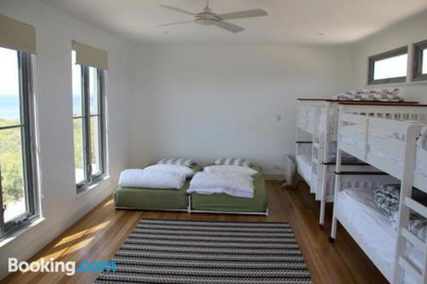 DEstrees Bay Beach House - Tourism Canberra 5
