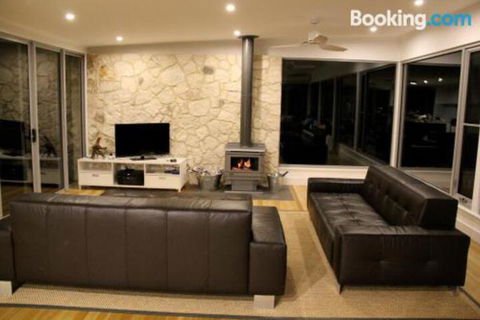 DEstrees Bay Beach House - Tourism Canberra 2