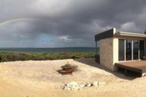 DEstrees Bay Beach House - Tourism Canberra 1