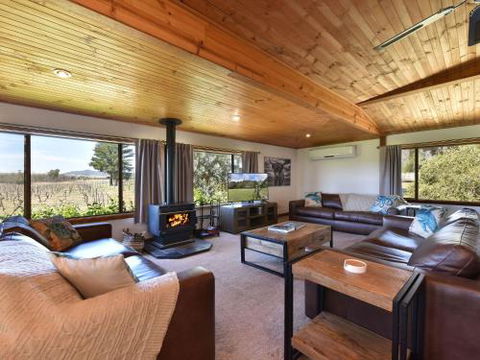 Soldiers Cottage Picturebook Vineyard Home - Tourism Canberra 5