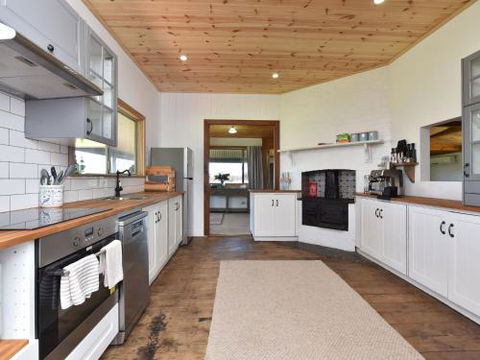 Soldiers Cottage Picturebook Vineyard Home - Tourism Canberra 1