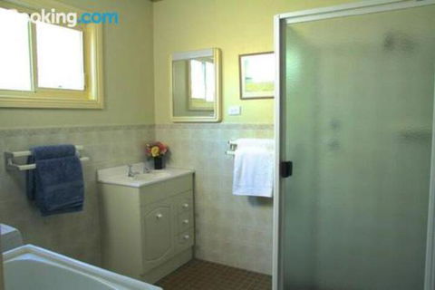 Schoolhouse Cottage American River - Tourism Canberra 5
