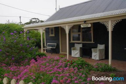 Schoolhouse Cottage American River - Tourism Canberra 3