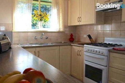 Schoolhouse Cottage American River - Tourism Canberra 0