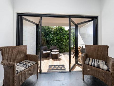 THE BEACH HOUSE Gerroa 4pm Check Out Sundays - Tourism Canberra 3