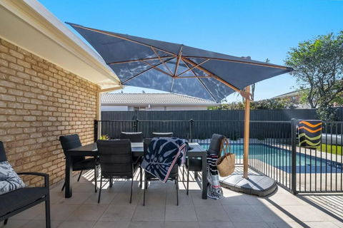 Lazy Days In Lennox - Tourism Canberra 2