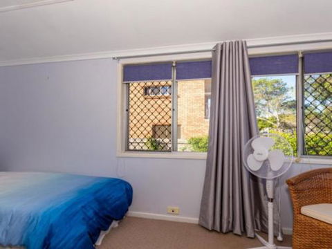 Dog Lovers Retreat Beachmere - Tourism Canberra 3