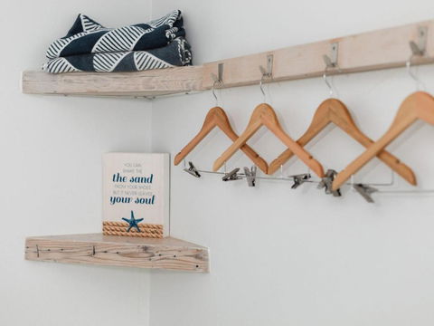 WHITE WAVES 4 ABSOLUTE BEACH FRONT STUDIO HASTINGS POINT - Tourism Canberra 5