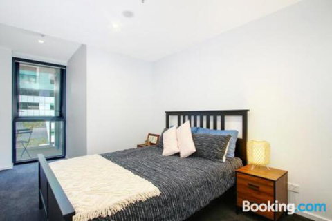 Cozy Homely Apartment CBR Central - Tourism Canberra 3