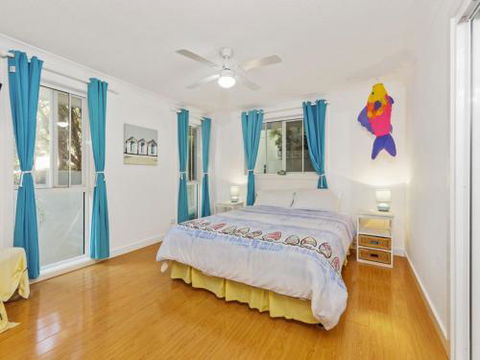 NANNY & POPPYS BEACH HOUSE Gerroa 4pm Check Out Sundays - Tourism Canberra 2