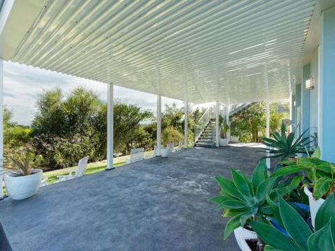 NANNY & POPPYS BEACH HOUSE Gerroa 4pm Check Out Sundays - Tourism Canberra 1