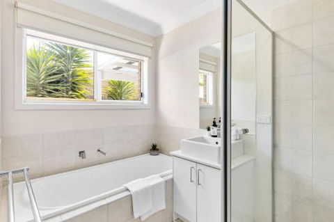 Rosebud Seaside Accommodation - Tourism Canberra 5