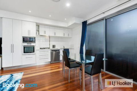 HIGH TIDES On ELLISTON - Tourism Canberra 3