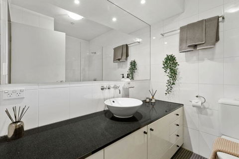 A Cozy & Modern Studio Next To Darling Harbour - Tourism Canberra 5