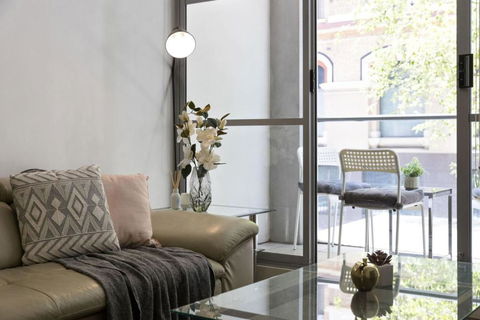 A Cozy & Modern Studio Next To Darling Harbour - Tourism Canberra 3