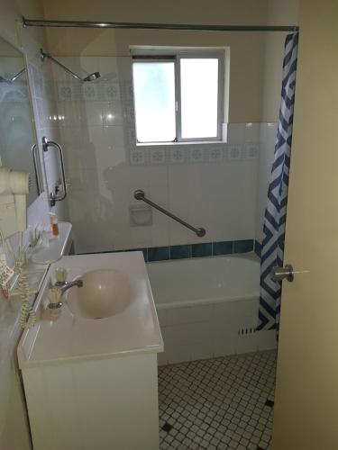 Blue Mountain Motel - Tourism Canberra 4
