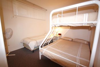Radburn Unit 2 17 Ondine Close - Tourism Canberra 3