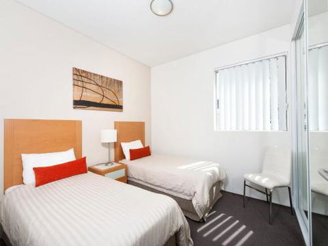 Cote DAzur Unit 7 / 61 Donald Street - Tourism Canberra 1