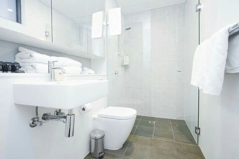 B03-darling Harbour 1 BDR APT - Tourism Canberra 3