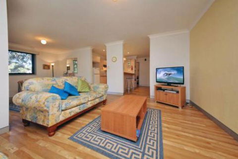 2 Bedroom Apartment Carindale - Tourism Canberra 5