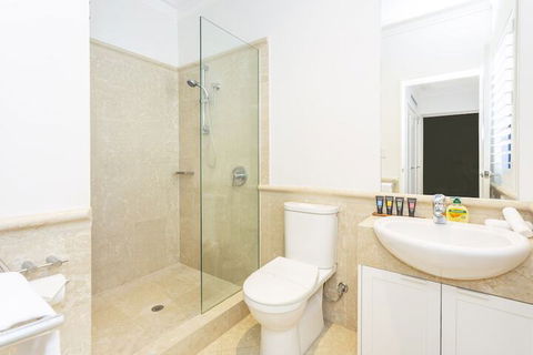 Cottesloe Aqua Retreat - Executive Escapes - Tourism Canberra 2