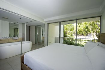 Blue On Blue Apartment 811 - Tourism Canberra 0